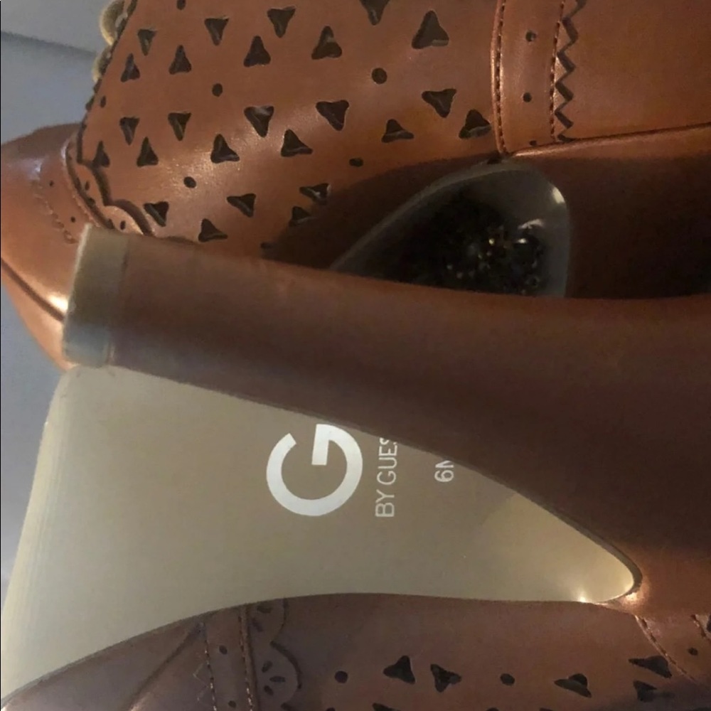 Guess - Picture 7 of 8
